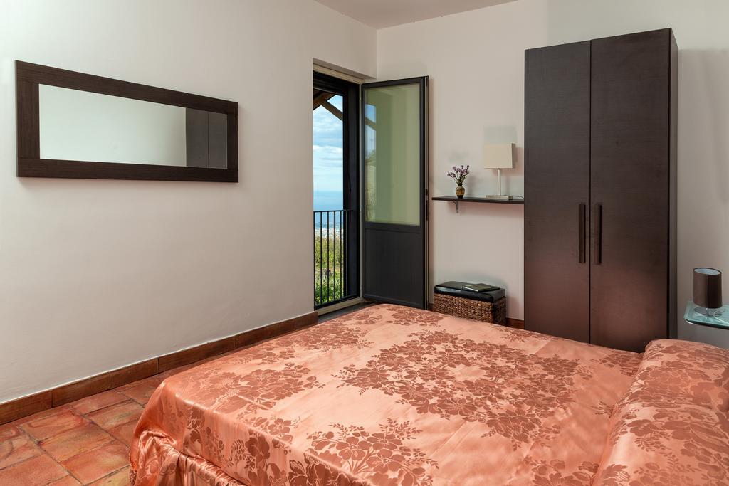 Nake Residenza Artistica Villa SantʼAlfio Rom bilde