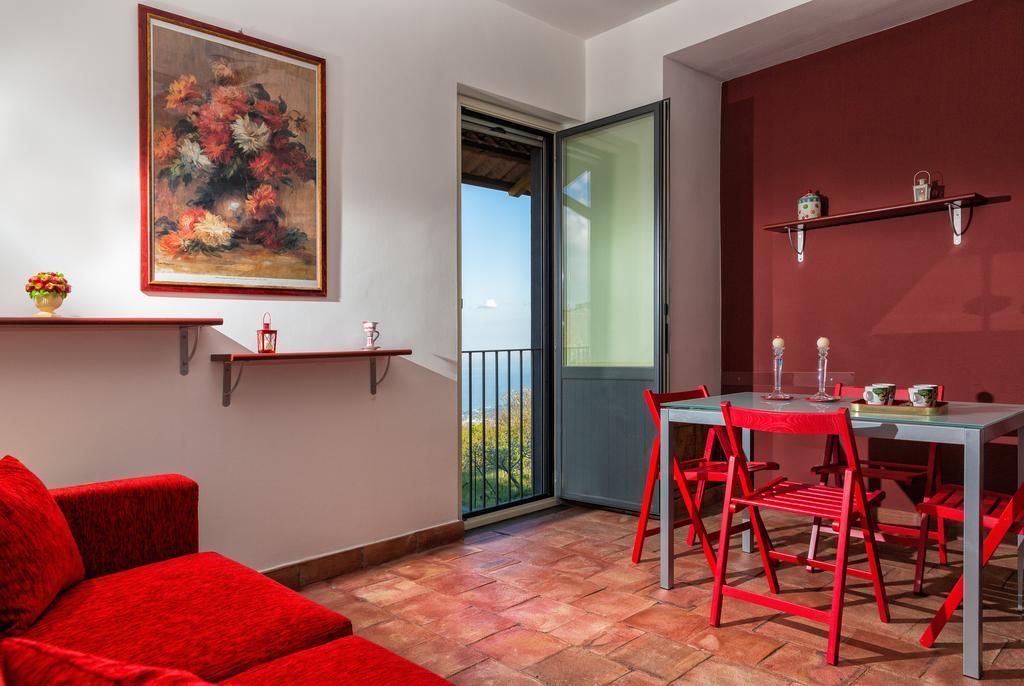 Nake Residenza Artistica Villa SantʼAlfio Rom bilde